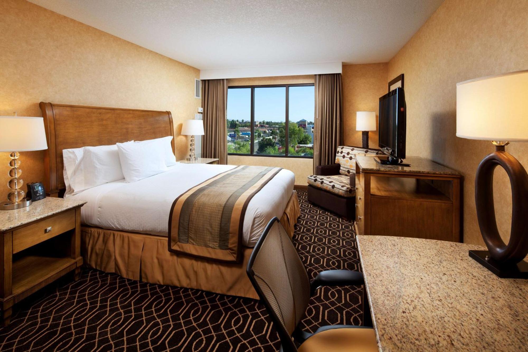 Doubletree Suites By Hilton Anaheim Resort/Convention Center Екстериор снимка